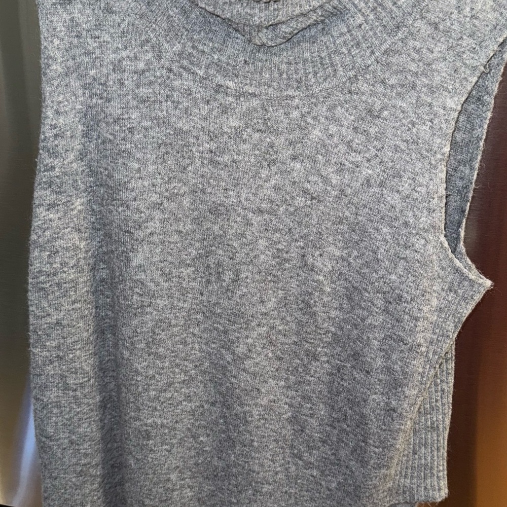 Boho Gypsy Sisters Gray Sleeveless Knit Top